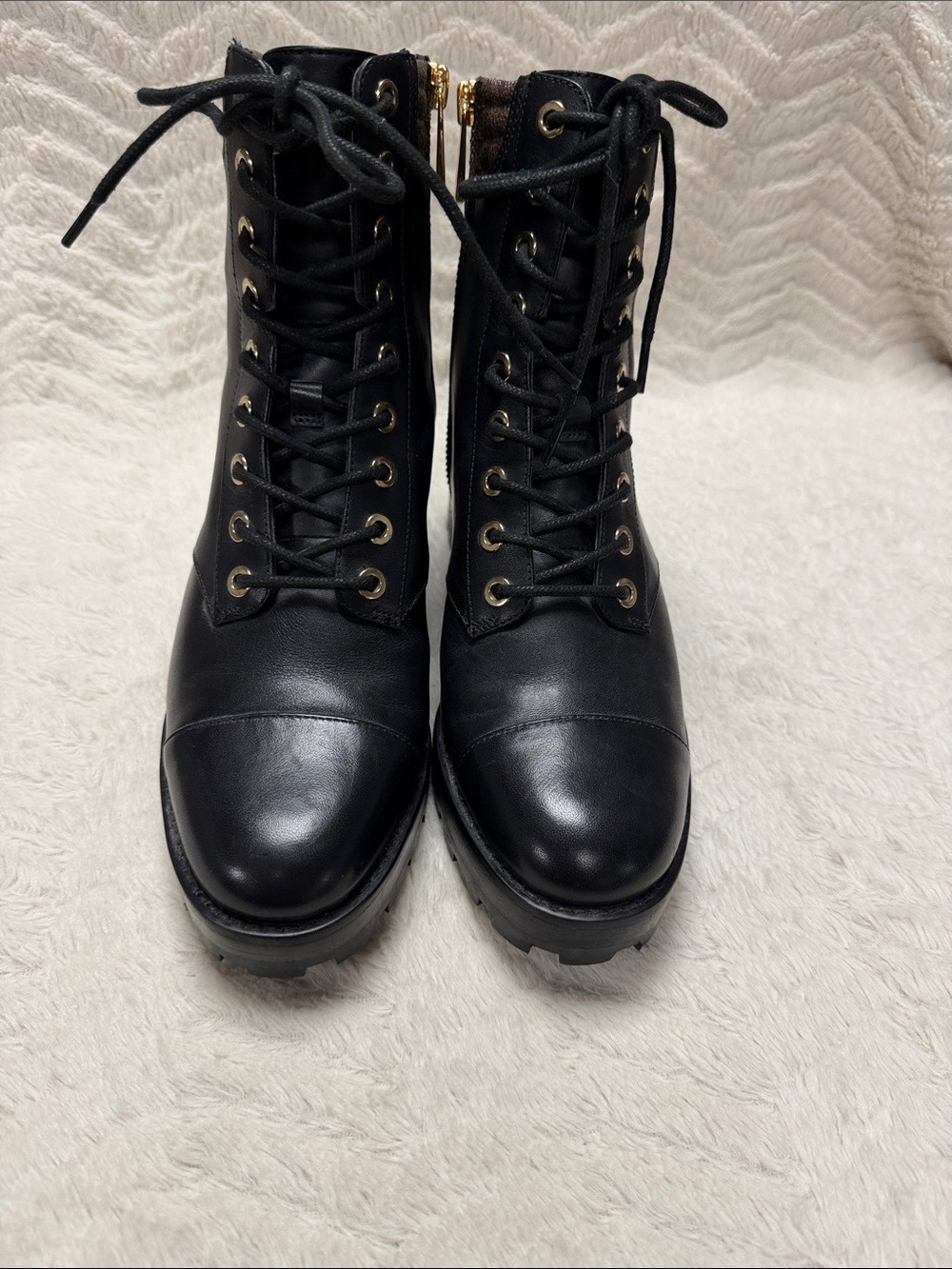 MICHAEL Michael Kors Black, Gold Metal, Combat Boots Leather. NWOT, 6M